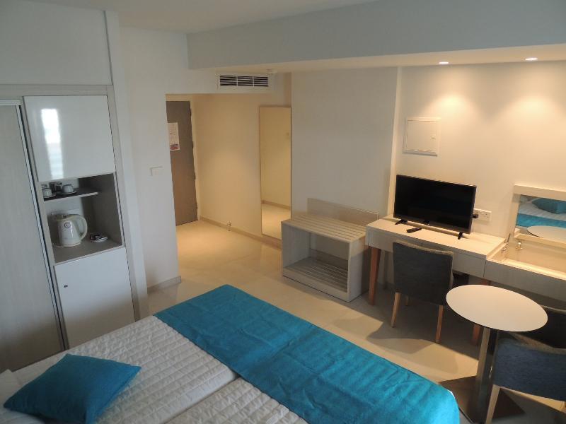 Room, Triple, Single Bed, Inland View