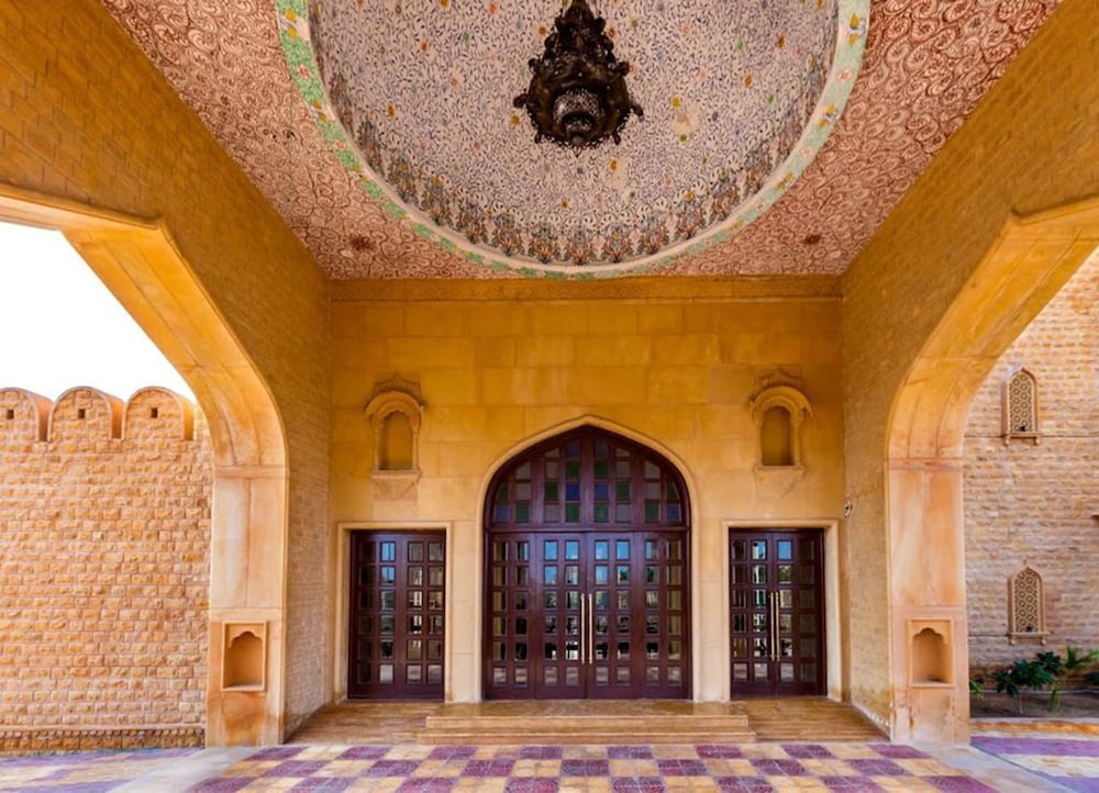 Sairafort Sarovar Portico 4/33