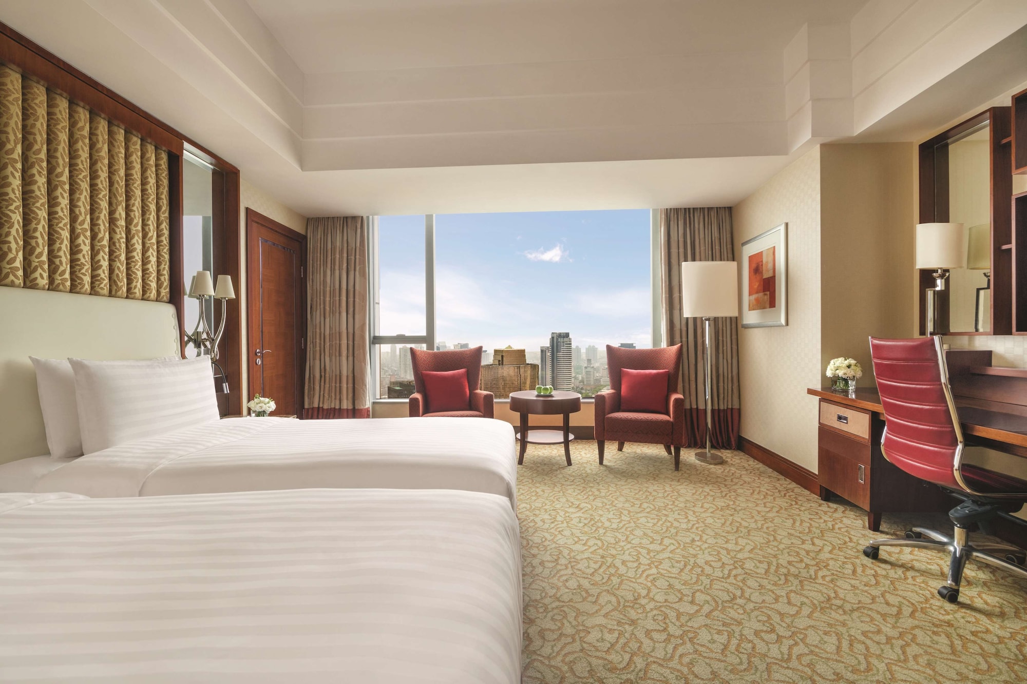 Horizon, Club, Twin Beds, River View