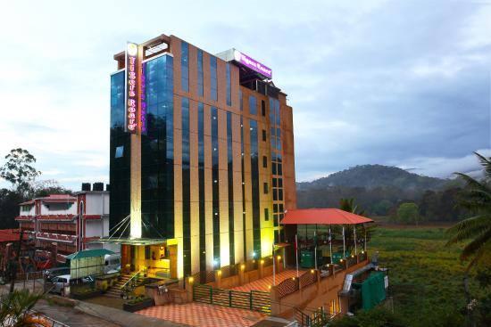 HOTEL TIGERS ROARE 2/50