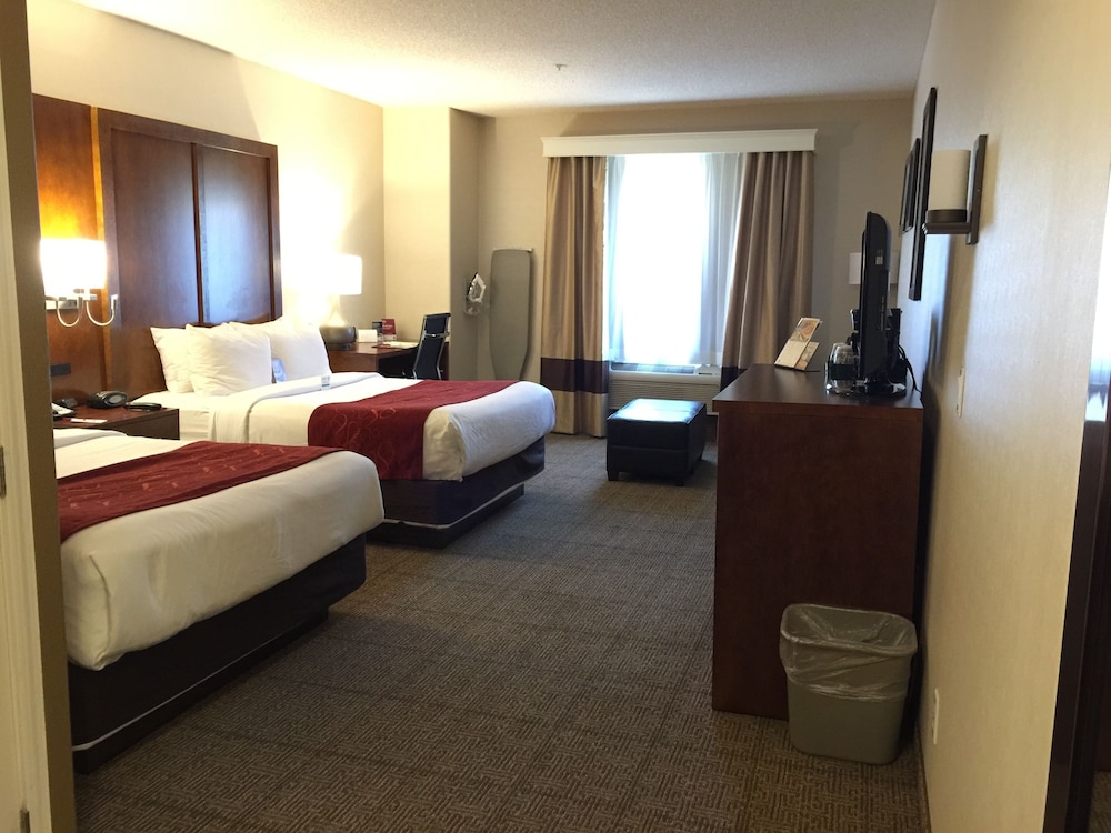 Comfort Suites Near Six Flags Magic Mountain 10/30