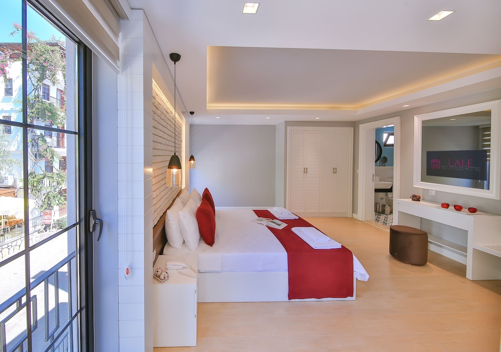 Lale Hotel 22/50