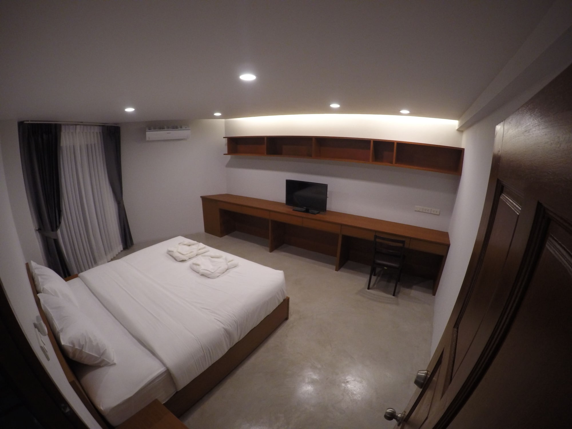 1 BEDROOM, FAMILY, TRIPLE