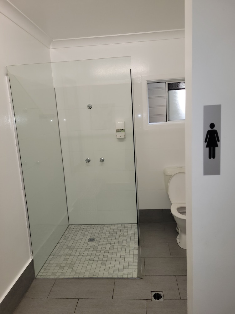 Paradise Travellers Rest 49/50