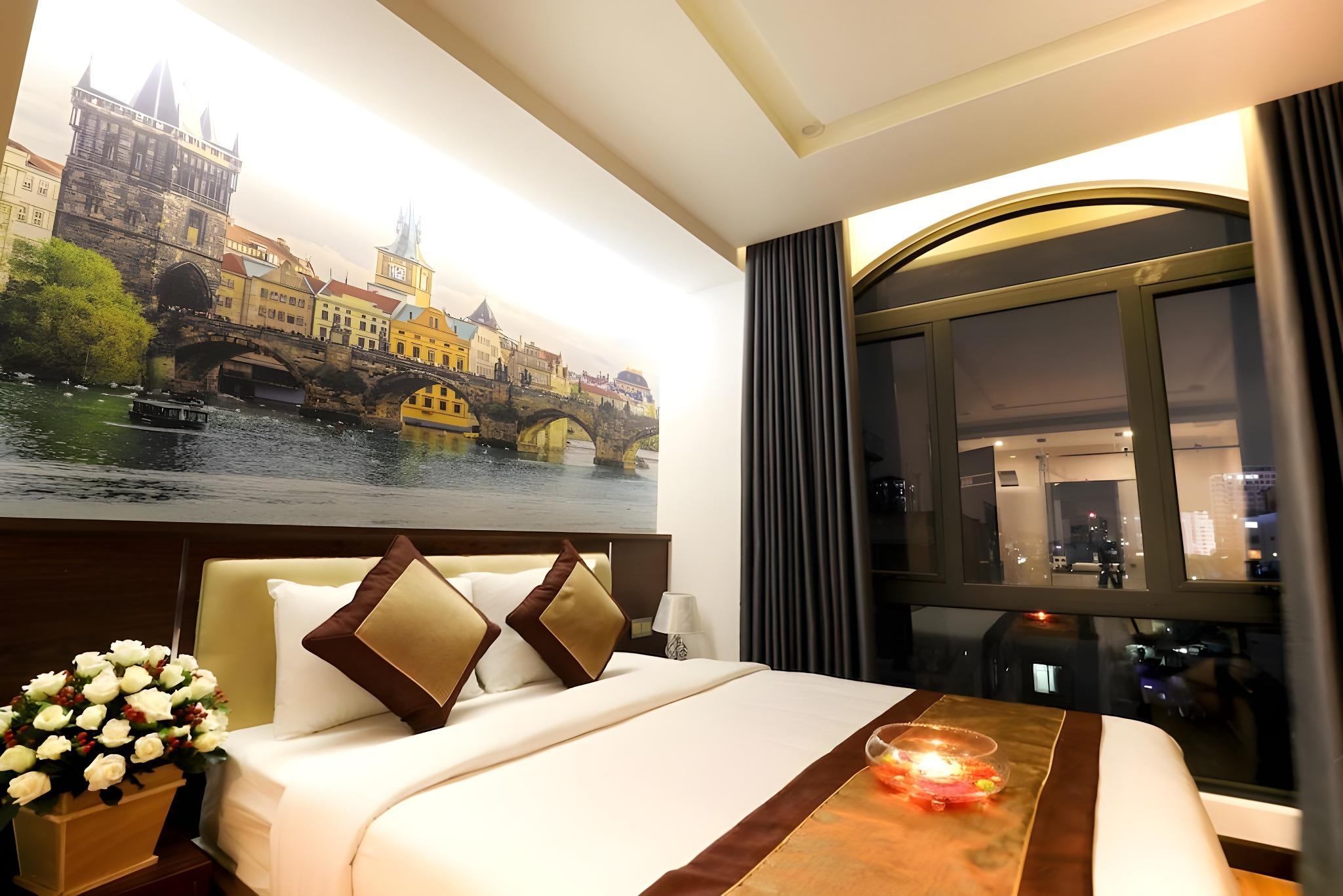 Deluxe, Double Bed, City View
