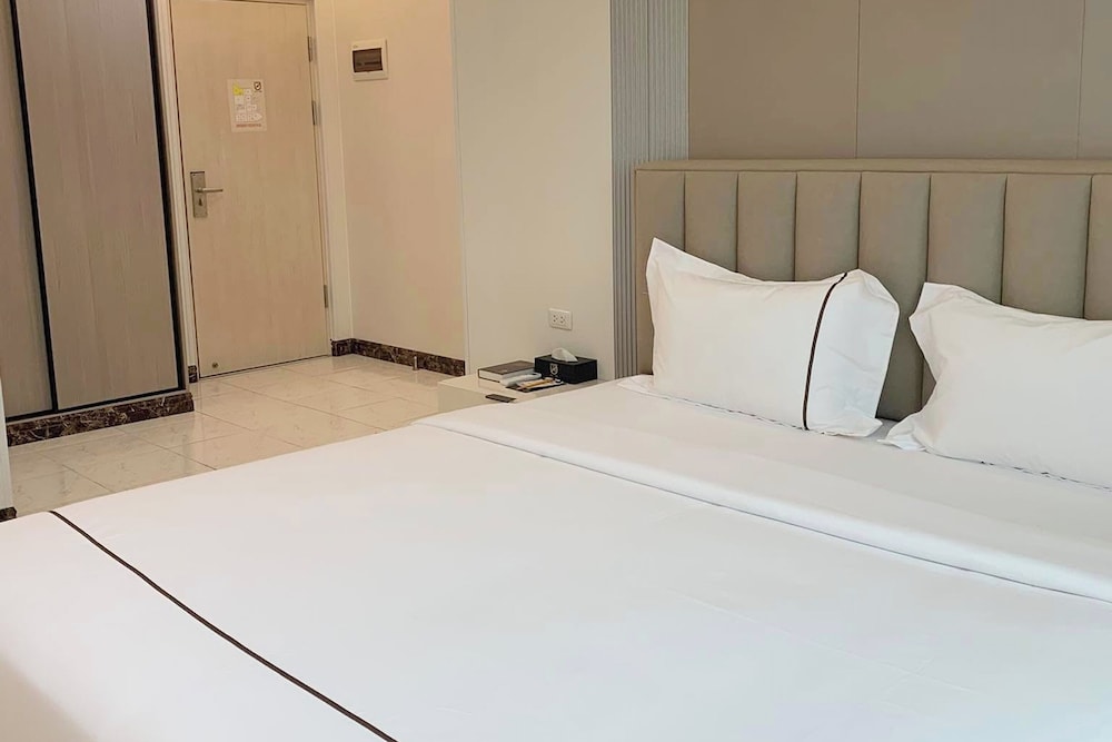 Sunday Hostel 16/42