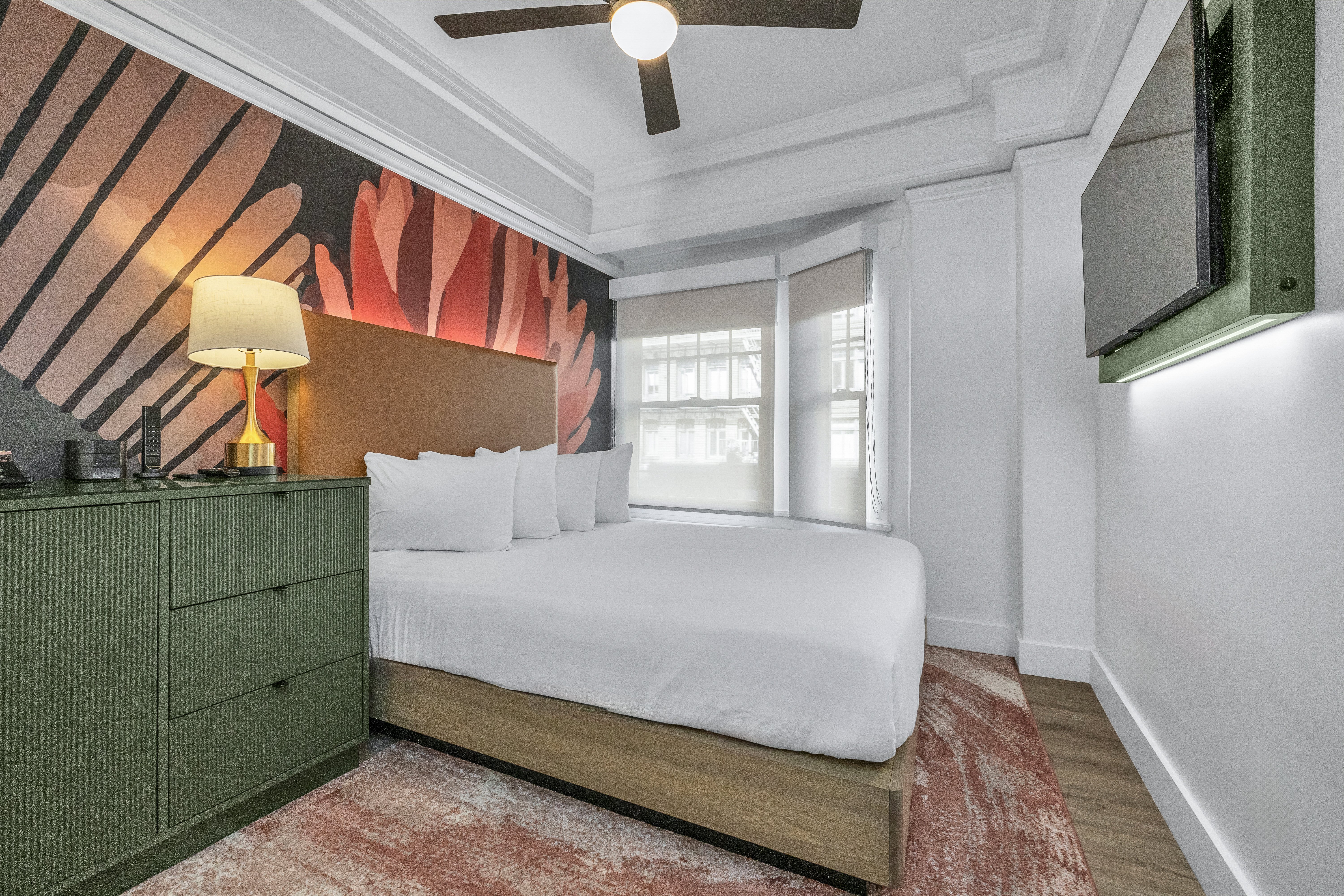 Nob Hill Hotel 24/84