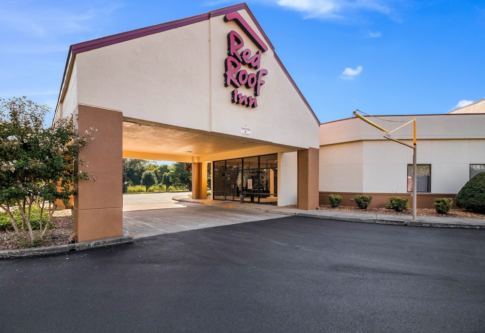Red Roof Inn Clarksville 3/21