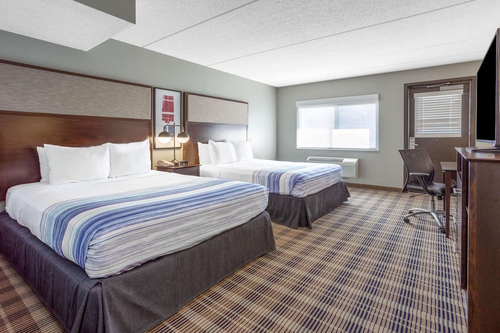AmericInn by Wyndham Madison South 14/34