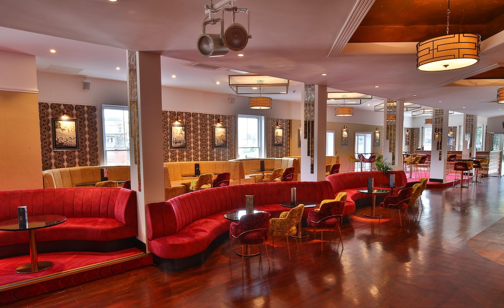 Royal Exeter Hotel 49/78