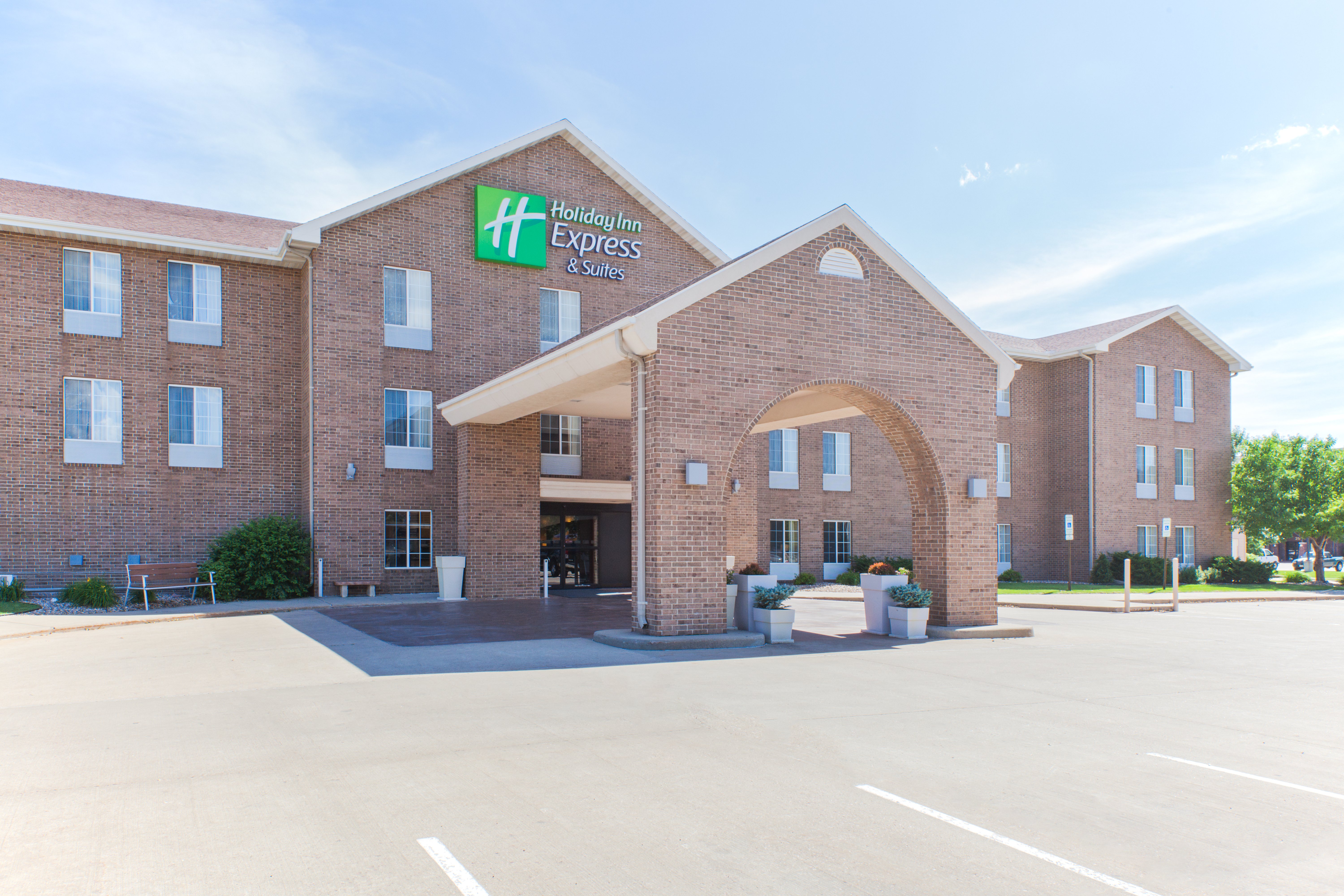 Holiday Inn Express Hotel and Suites Sioux Falls At Empire Mall 68/75