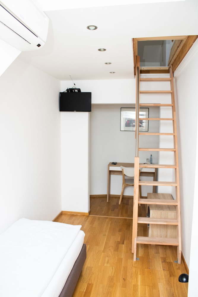 Hotel Stern 10/50