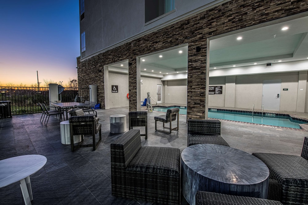Double Tree By Hilton Sulphur Lake Charles 60/67