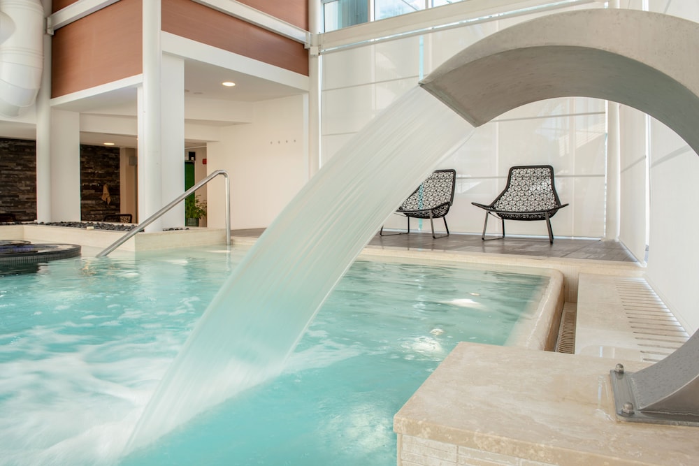 swimming pool spa