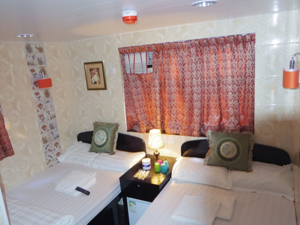 Dutch Hostel 15/39