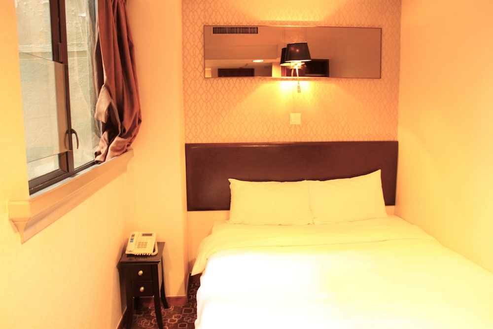 Lander Hotel Prince Edward 6/32