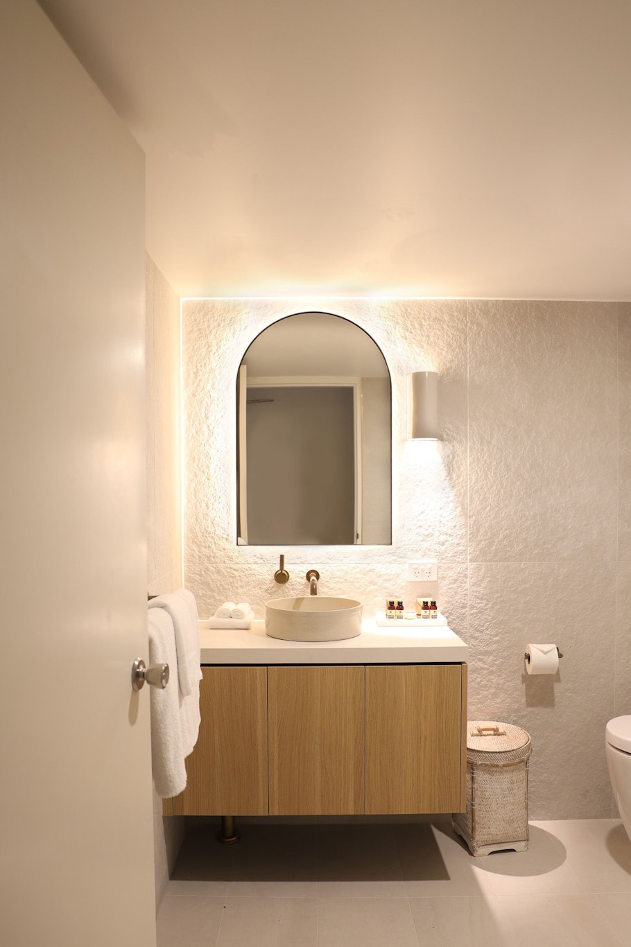 Lord Byron Resort 60/60
