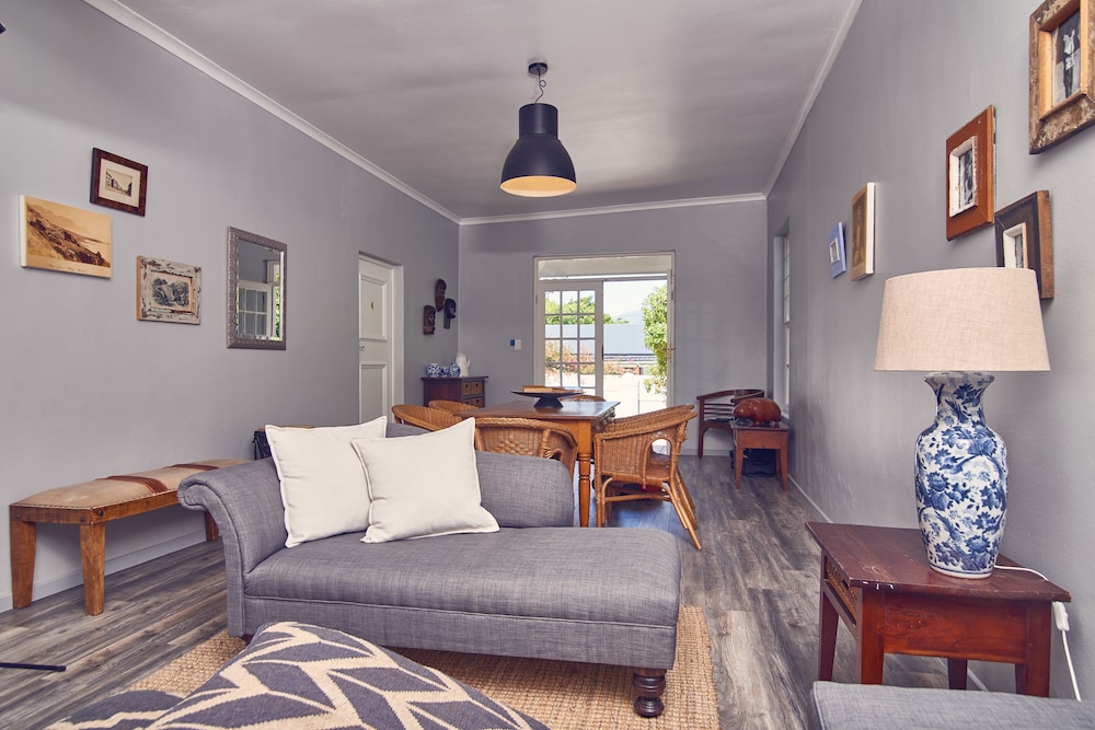 The Corner House Guest House 30/50