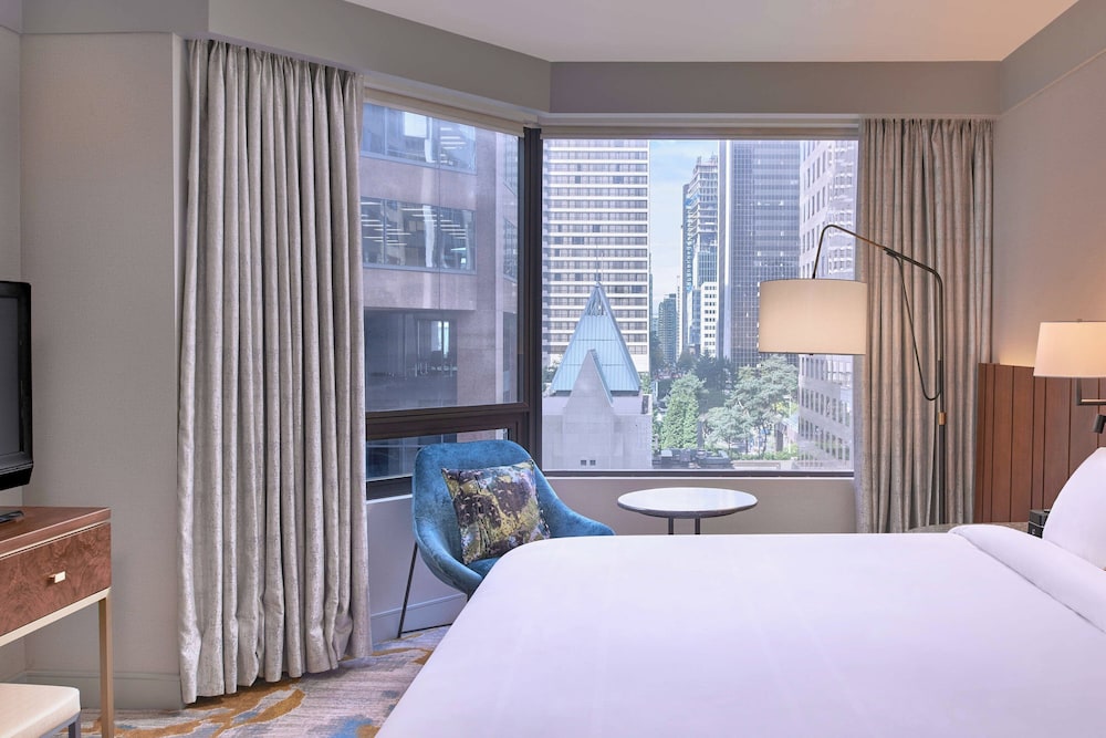 Room at METROPOLITAN VANCOUVER, VANCOUVER - BRITISH COLUMBIA
