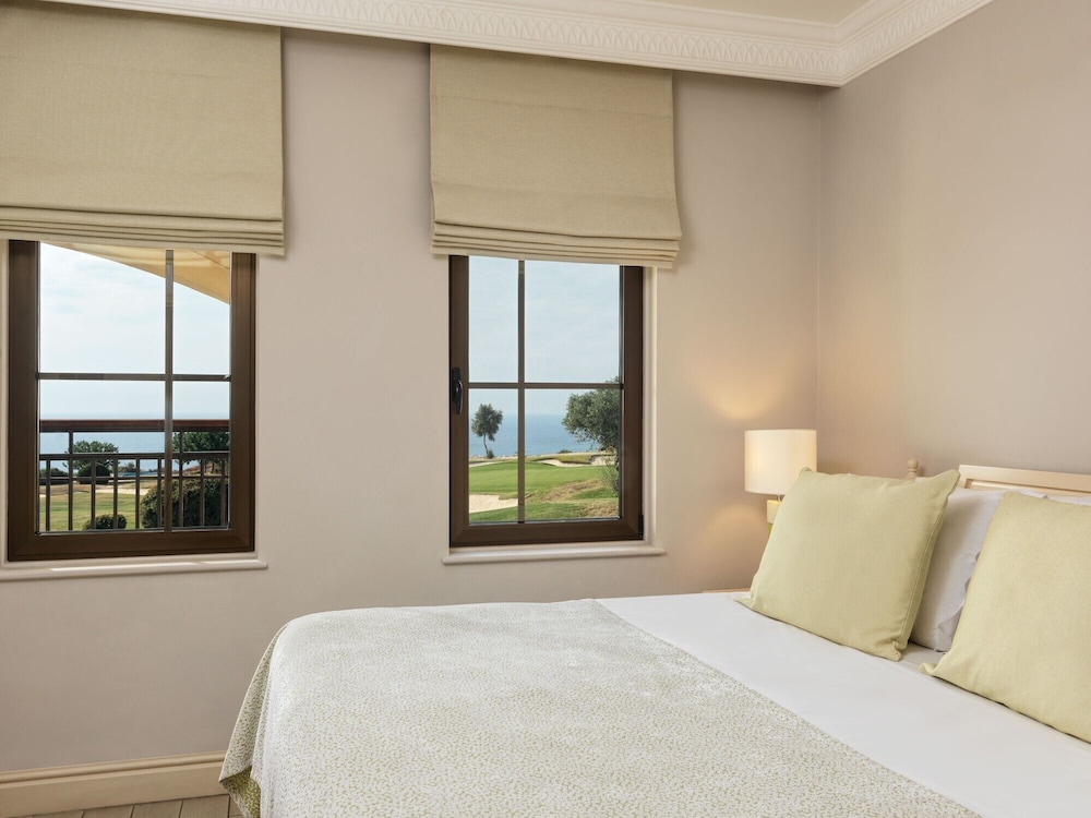 Aphrodite Hills Hotel 10/47