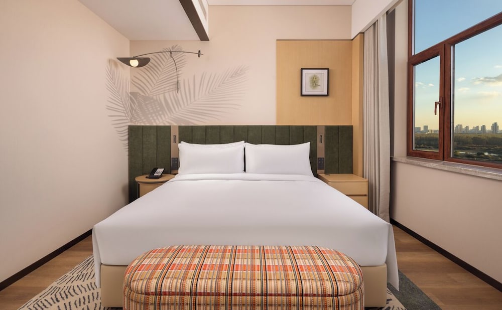 Deluxe, King Bed, Sofa