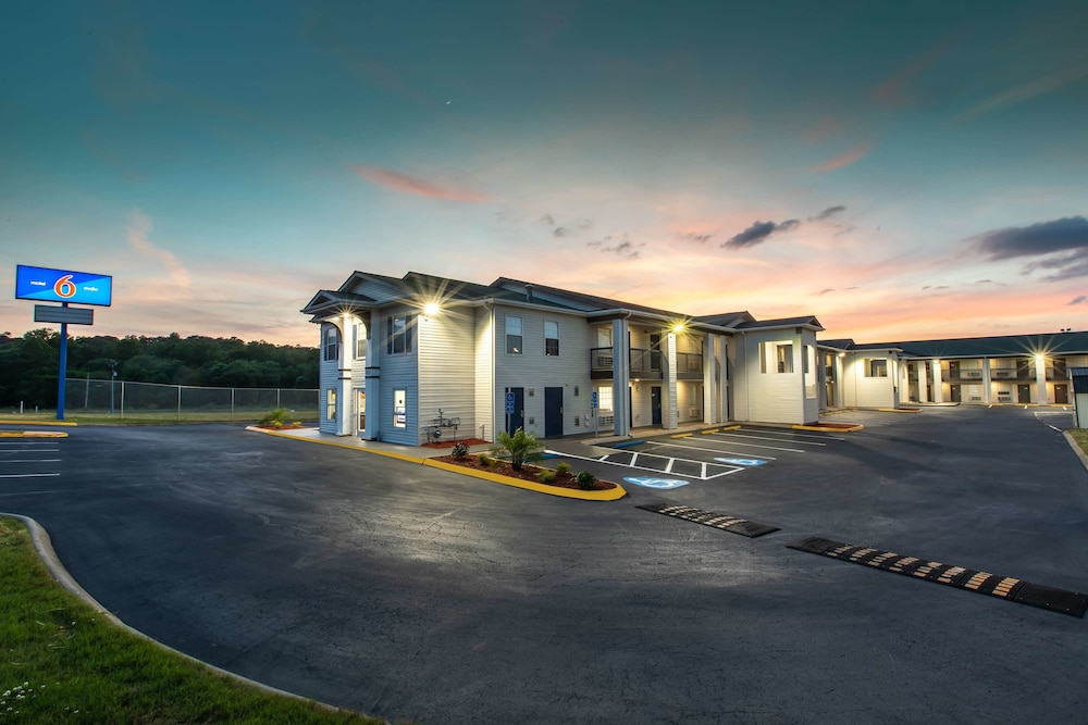 Motel6 Greenville, SC - I-85 Near Downtown 10/15