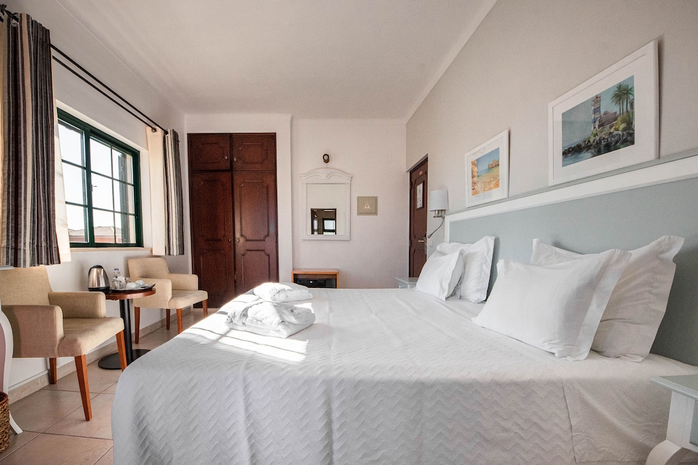 1 BEDROOM, CLASSIC, DOUBLE OR TWIN BED