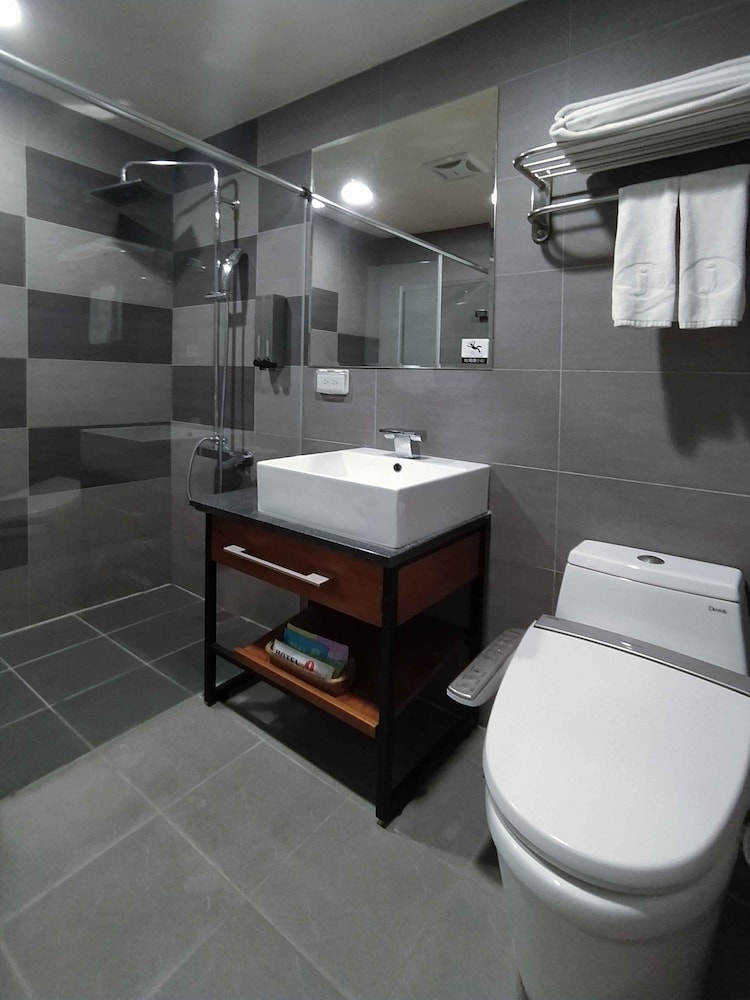 Hotel J 53/54