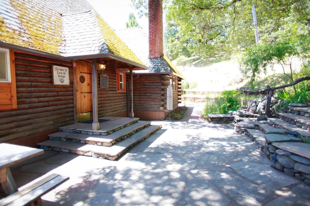 Heartwood Mountain Sanctuary 24/53