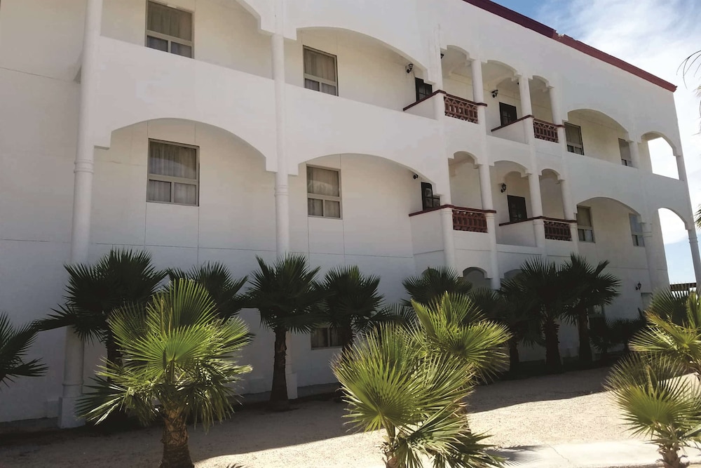 Laos Mar Hotel and Suites 4/41