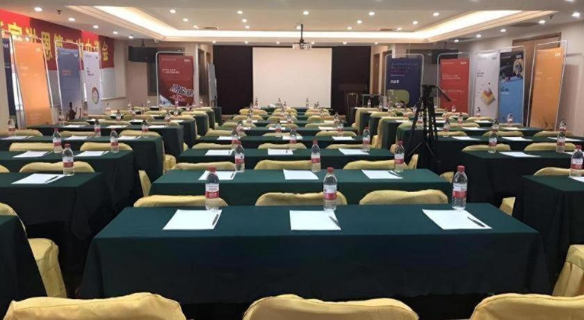 Vienna Hotel (Xiamen Airport, Jiangtou Metro Station) 38/51