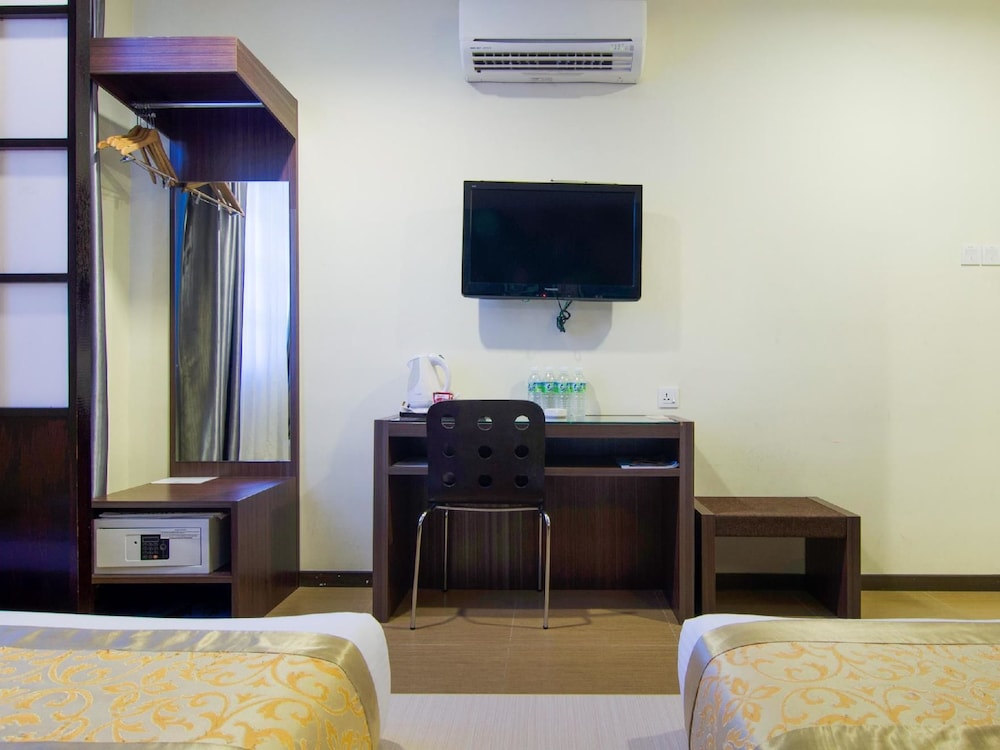 Eight Days Boutique Hotel @ Impianemas Skudai 41/47