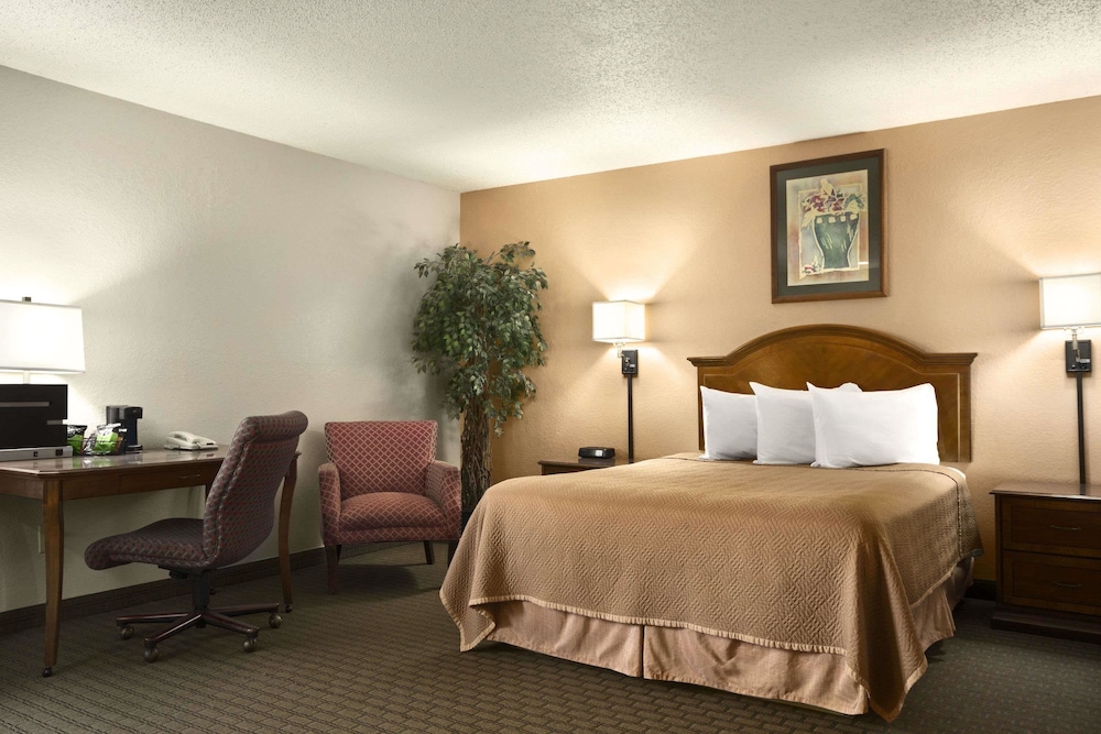 Travelodge By Wyndham Battle Creek 10/18