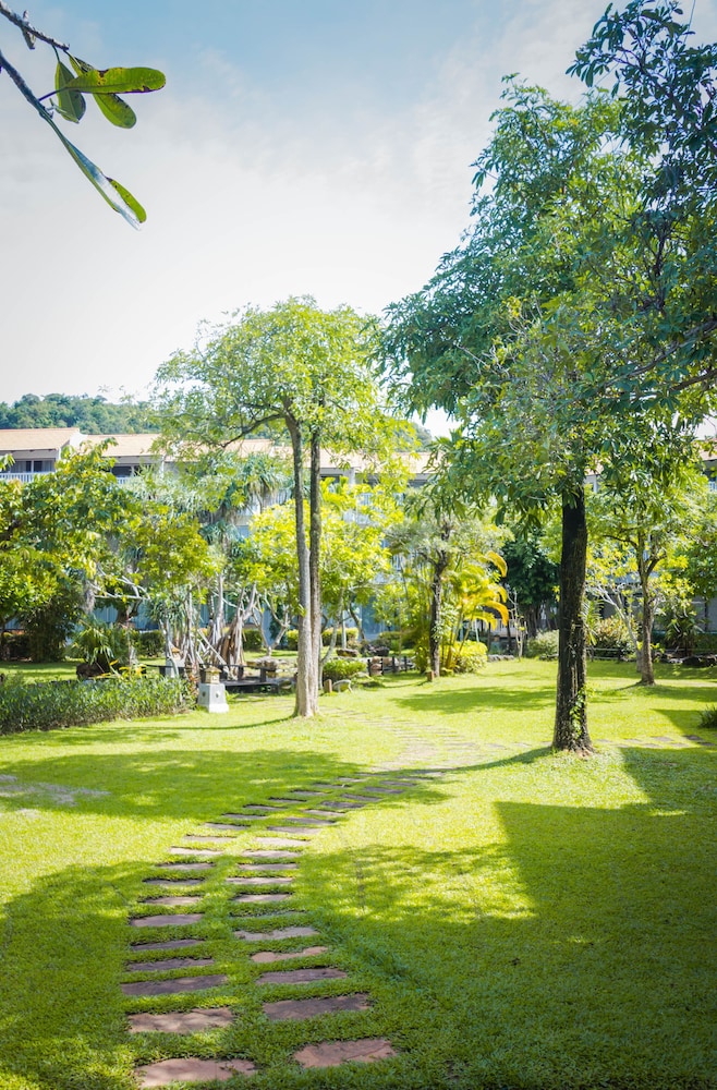 Aonang Villa Resort 71/75