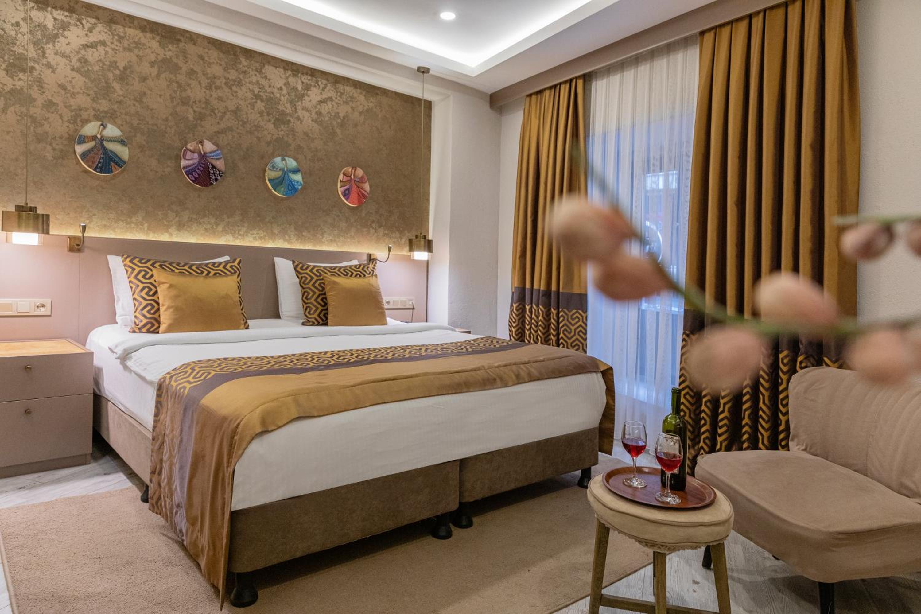 Inner, Standard, King Bed, with View