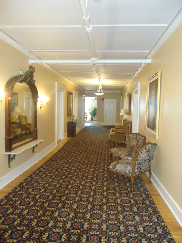 Thayers Inn 35/68
