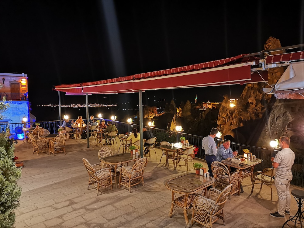 Hermes Cave Hotel 5/46