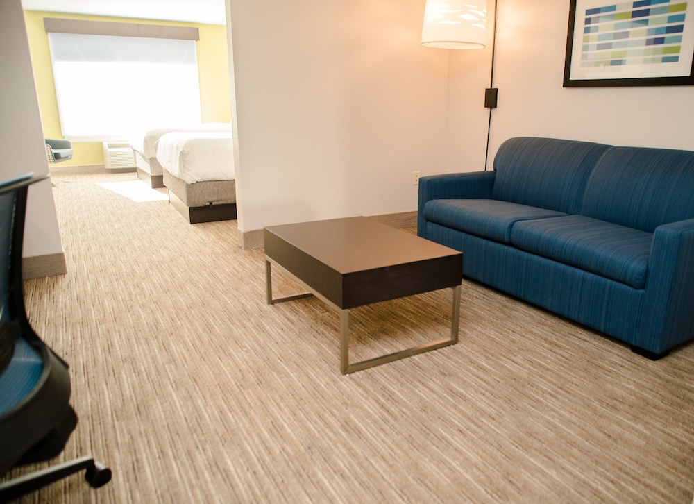 Holiday Inn Express Hotel Suites Winona 33/49