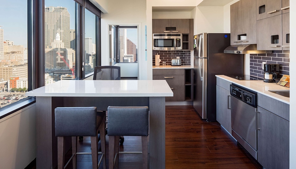 Hyatt House New Orleans/Downtown 60/74