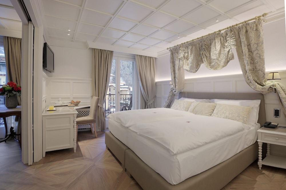 1 Bedroom, Mont Blanc, Suite, Double Bed, 2 Sofa