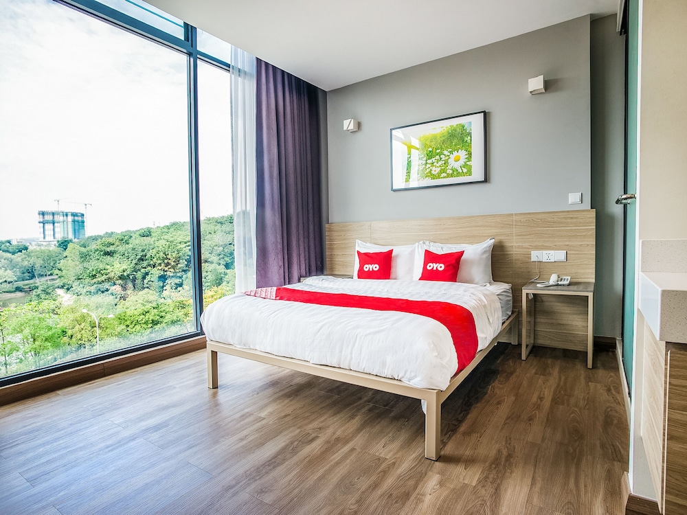 DELUXE, SUITE, GARDEN VIEW