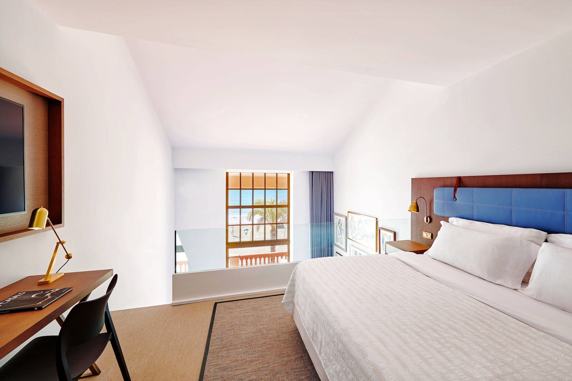 Suite, King Bed, Beach Front, Terrace