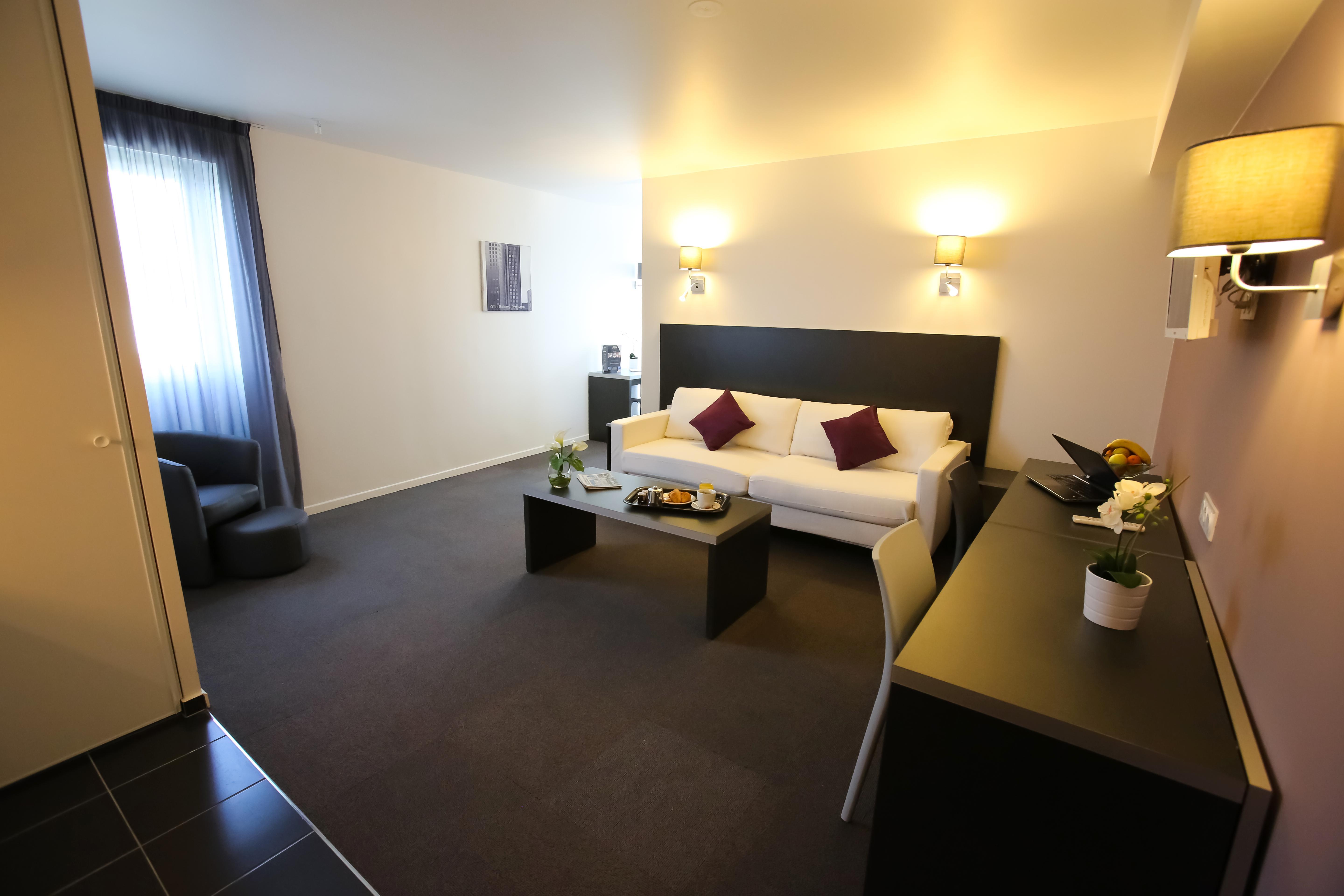 Connecting, Studio, Suite
