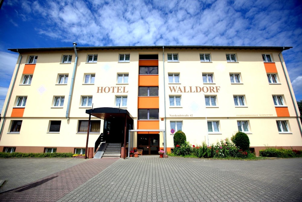 AIRPORT HOTEL WALLDORF 2/31