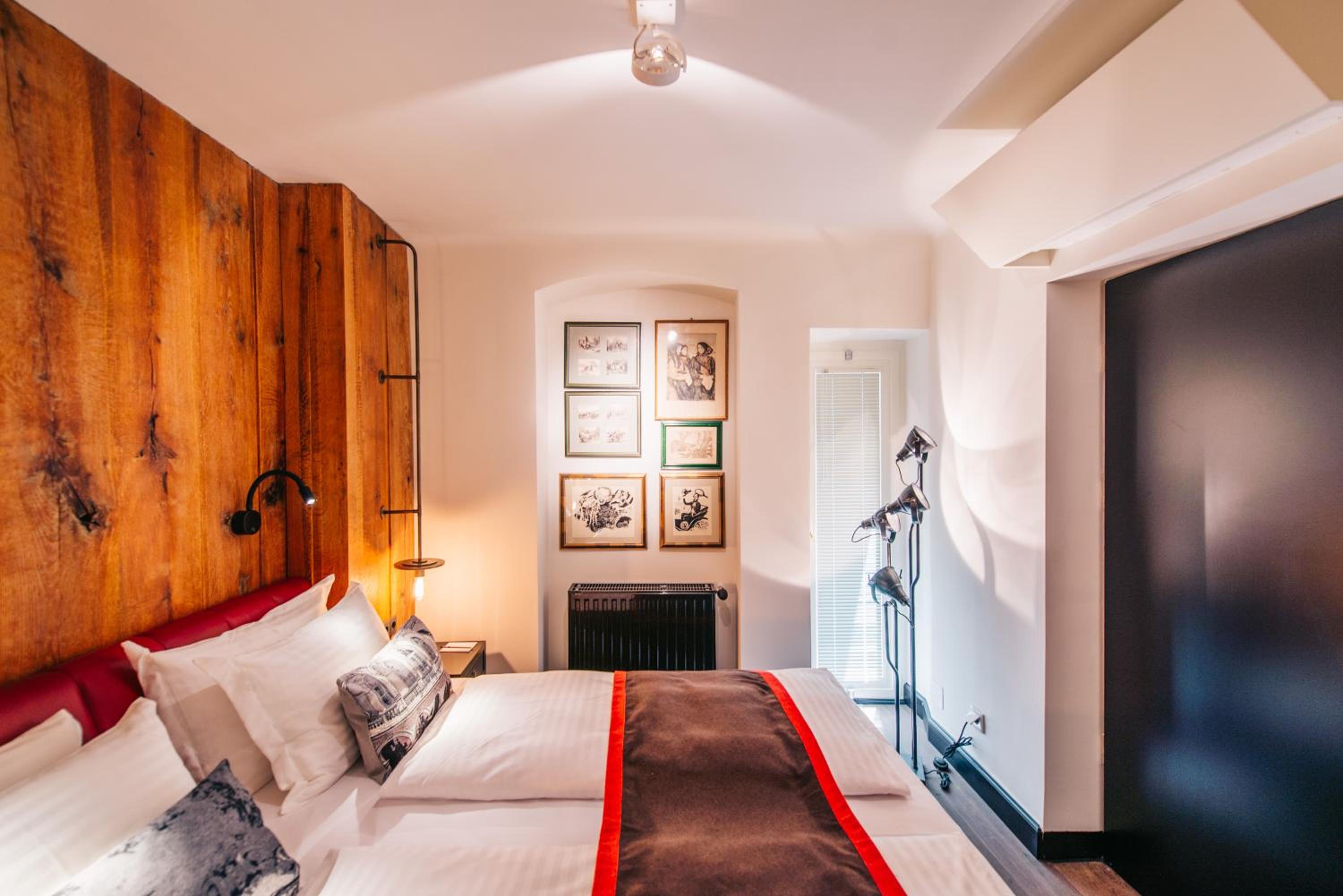 Budget, Double Bed, No Window