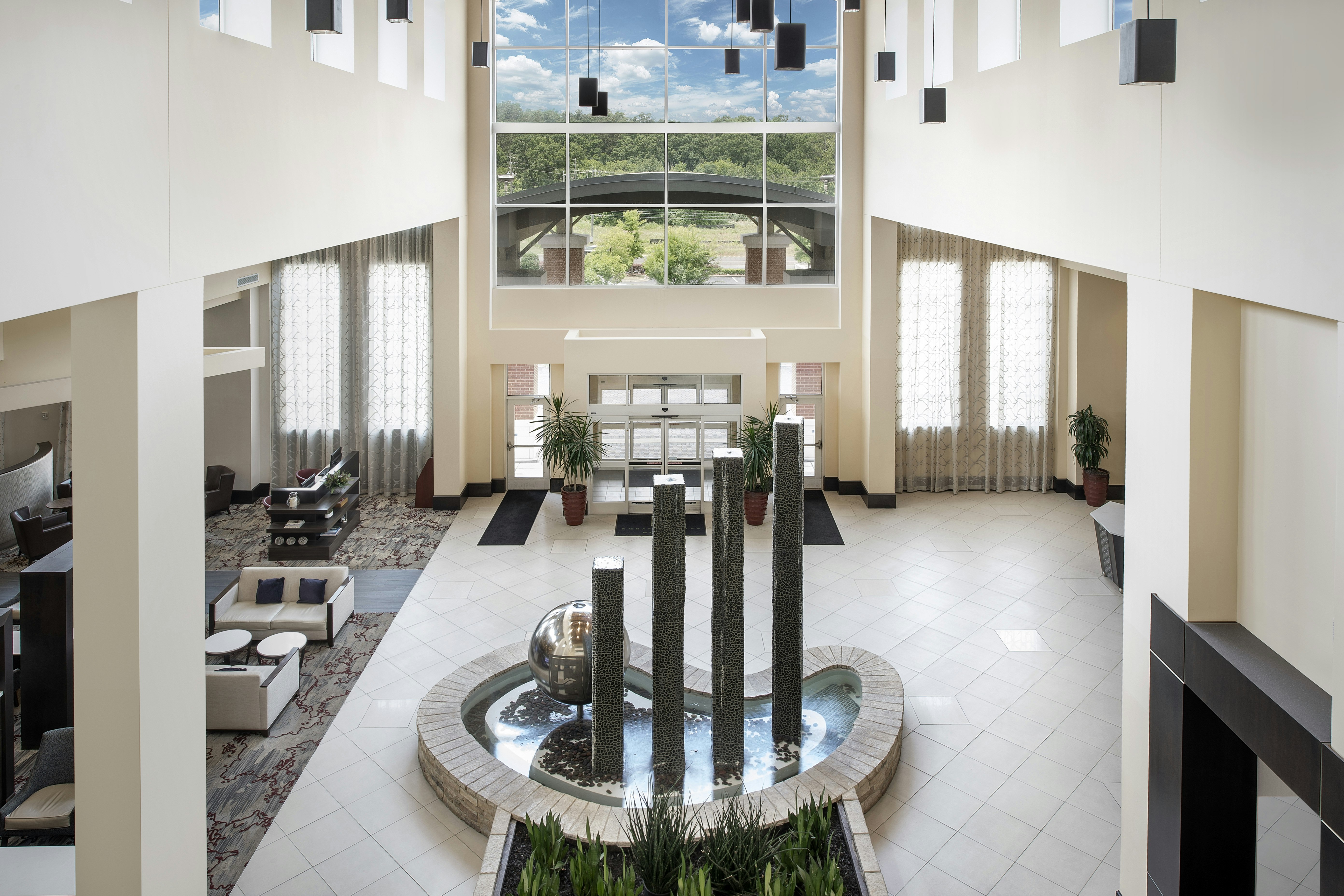 Embassy Suites by Hilton Birmingham Hoover 28/68