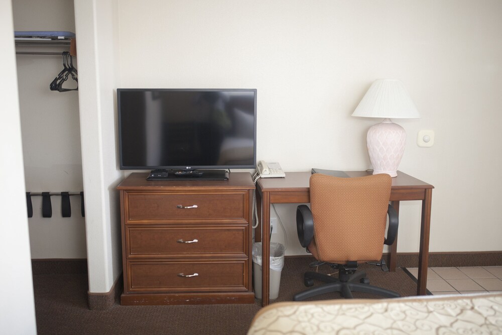 St George Inn Suites 61/67