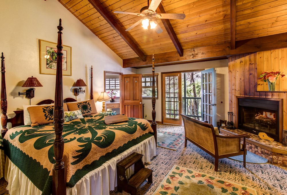 Kilauea Lodge and Restaurant 44/76