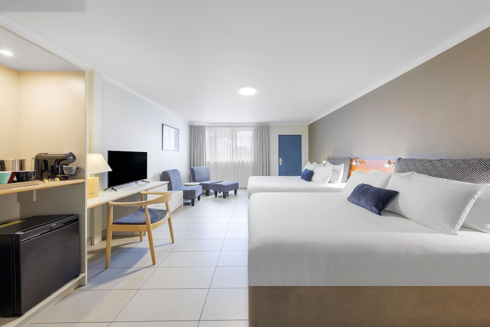 DELUXE, TWIN BEDS