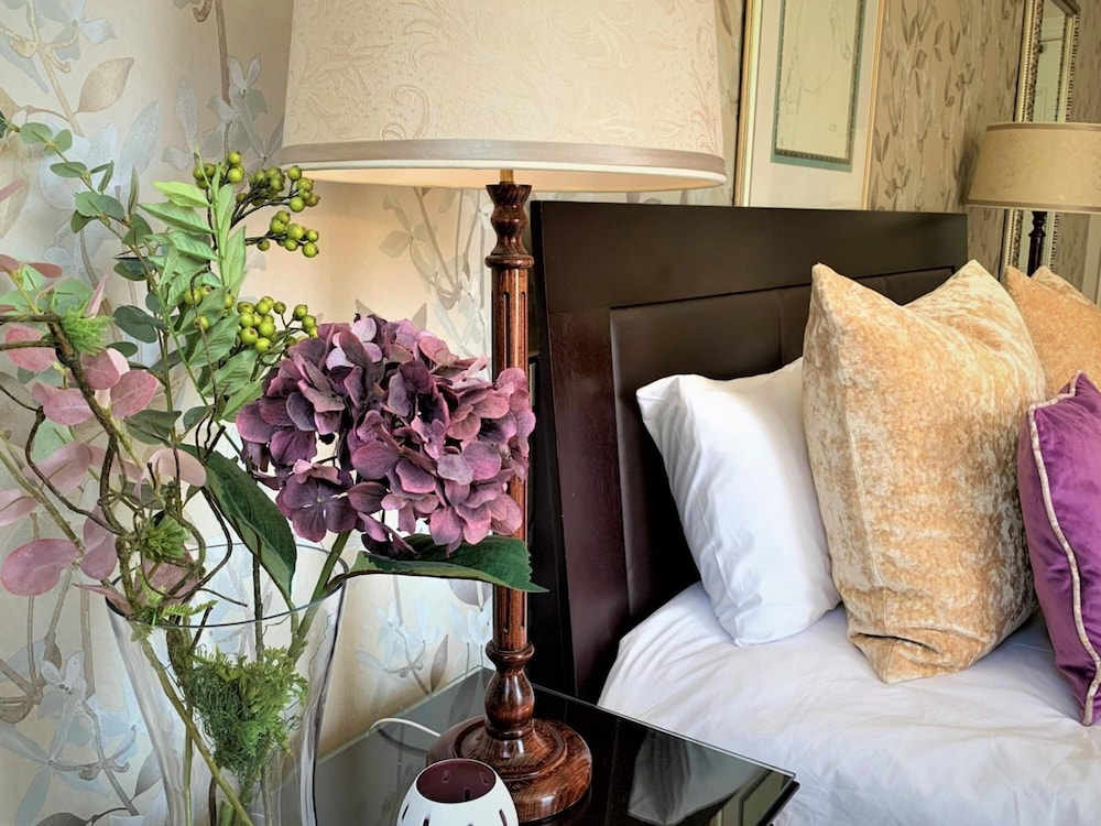 Abbey Manor Luxury Guesthouse 31/70